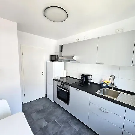 Elisabethstrasse 3 Og Links 3 Zi Apartamento