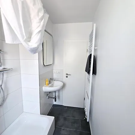 Elisabethstrasse 3 Og Links 3 Zi Appartement *